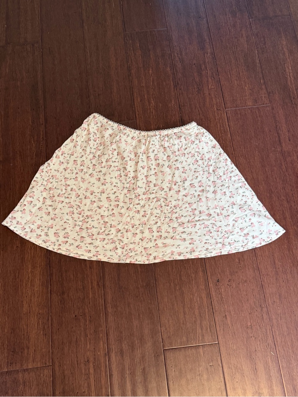 SO Cream Mini Skirt with Pink Floral Print - Picture 3 of 3